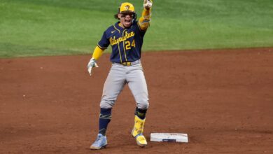 Willson Contreras Cheered His Brother William on During Brewers Win